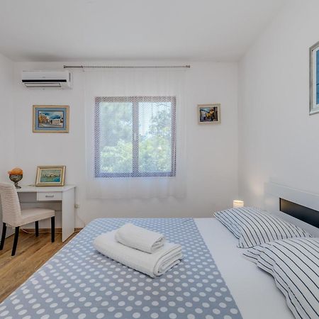 Beachfront Apartment Drazen, With Garden And Parking Σπλιτ Εξωτερικό φωτογραφία