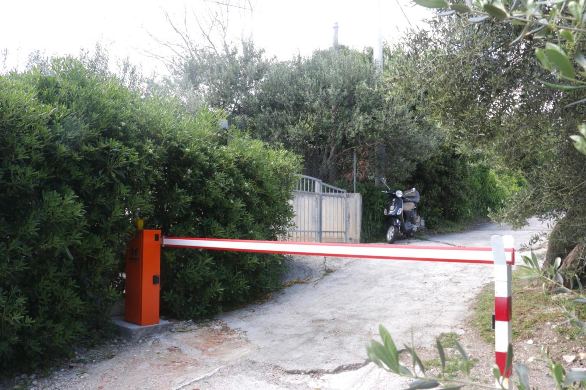 Beachfront Apartment Drazen, With Garden And Parking Σπλιτ Εξωτερικό φωτογραφία